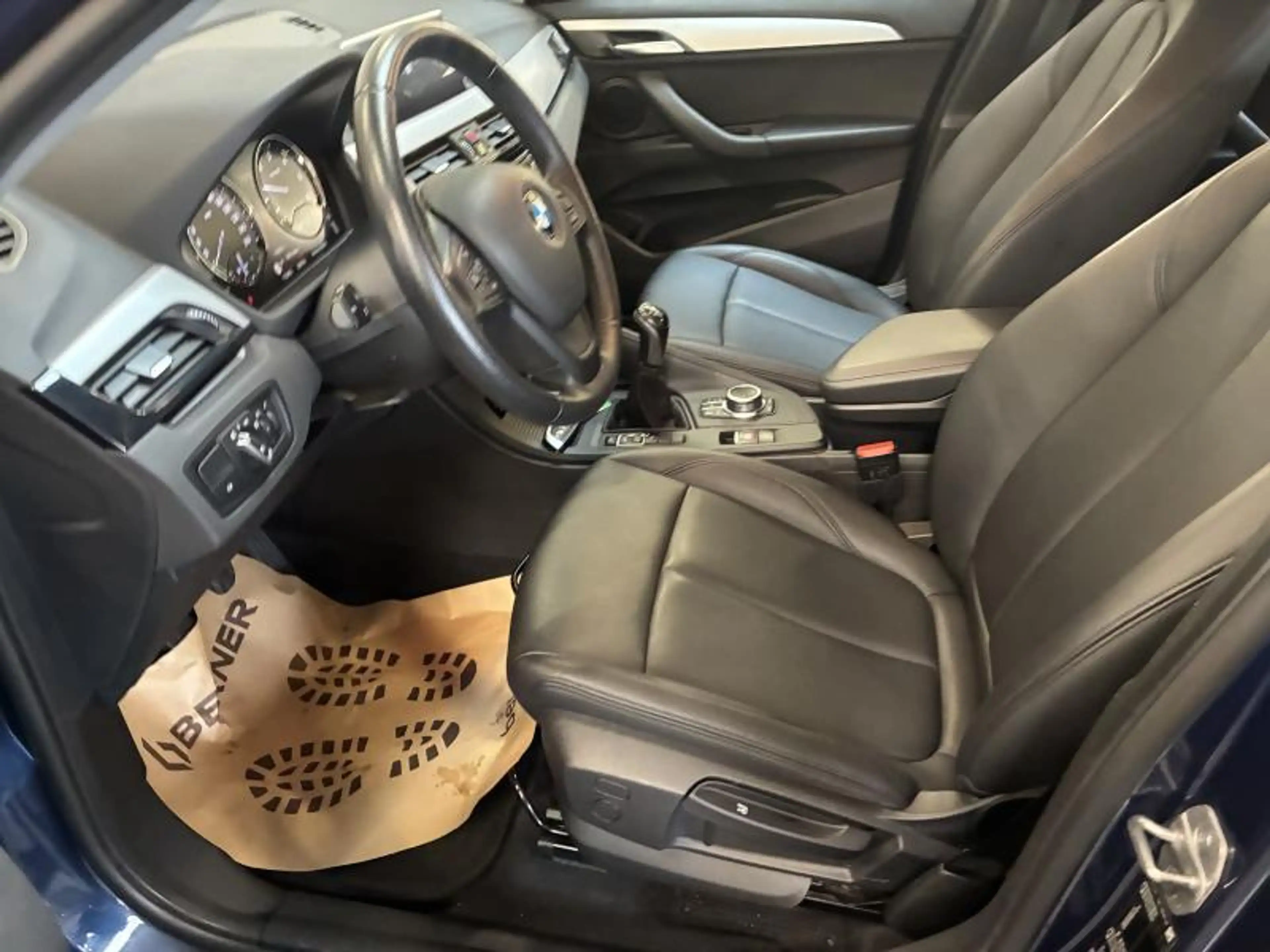 BMW X1 sDrive16d — photo 7