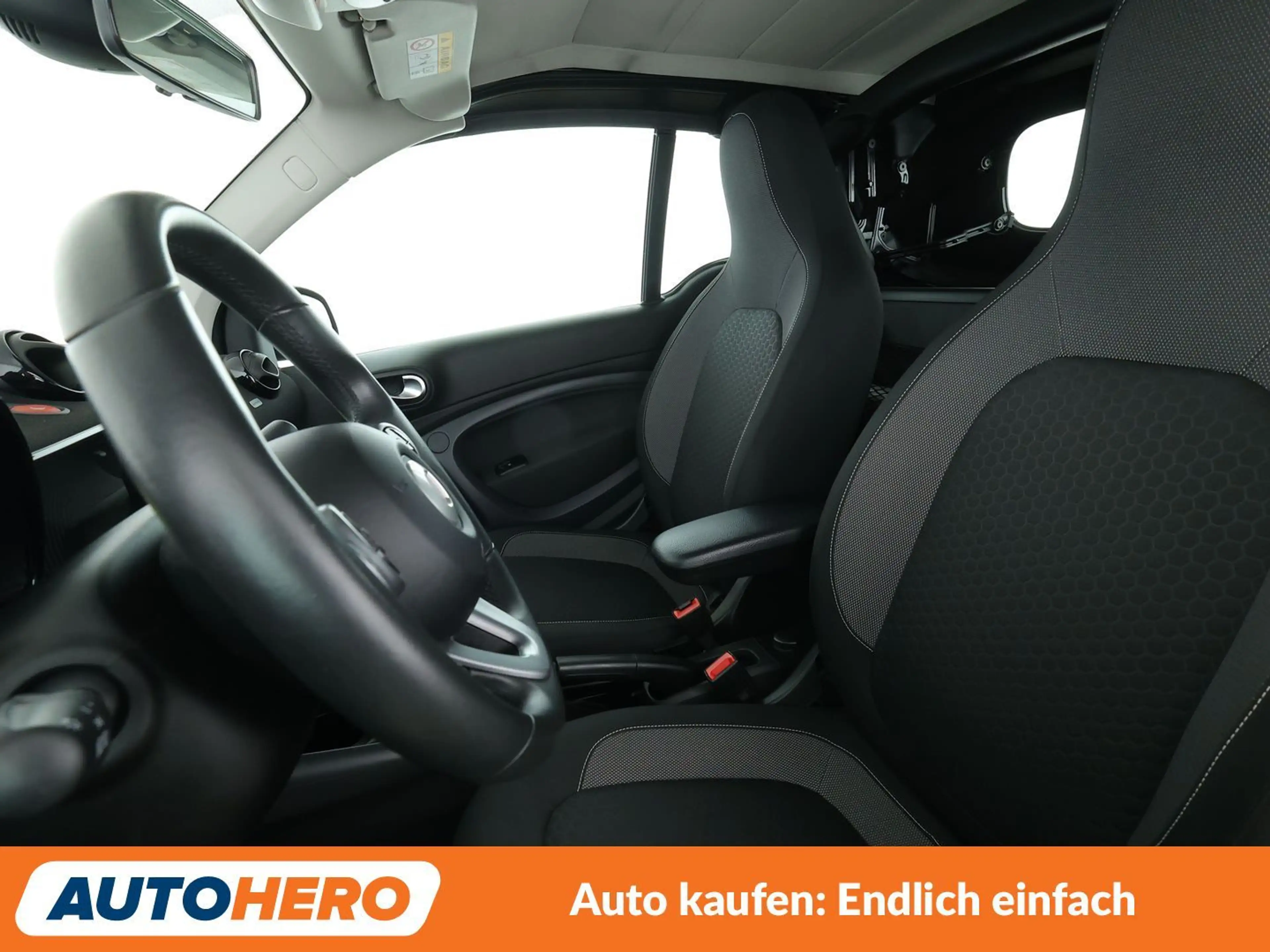 smart forTwo electric drive 60 kW passion Aut.*TEMPO*PDC*SHZ* — photo 10