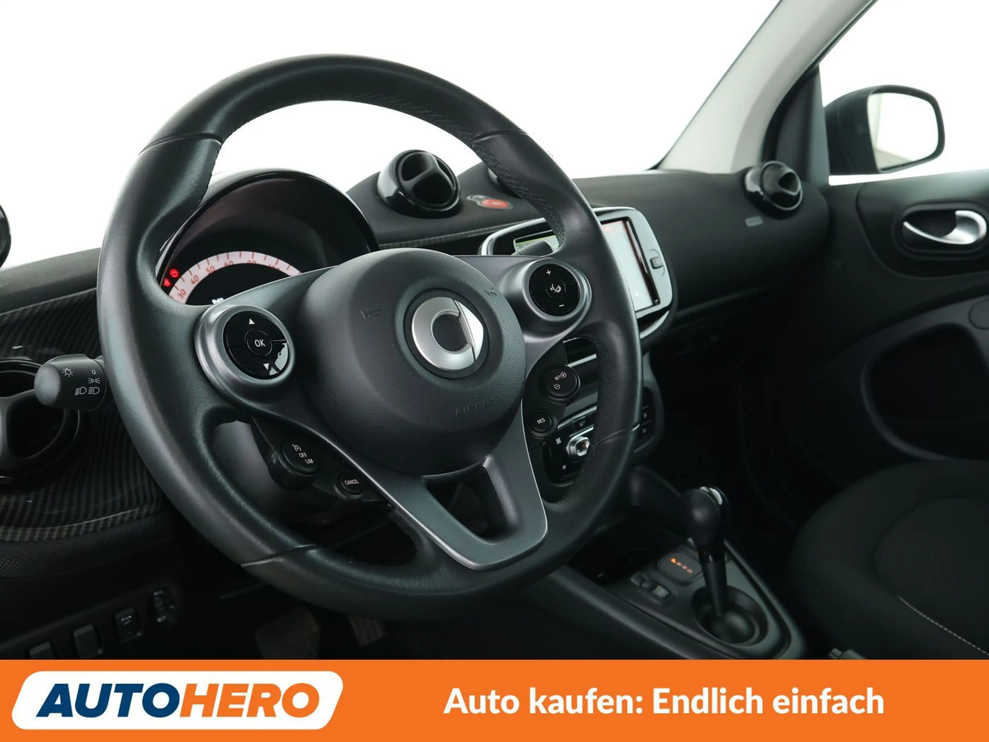 smart forTwo electric drive 60 kW passion Aut.*TEMPO*PDC*SHZ* — photo 11