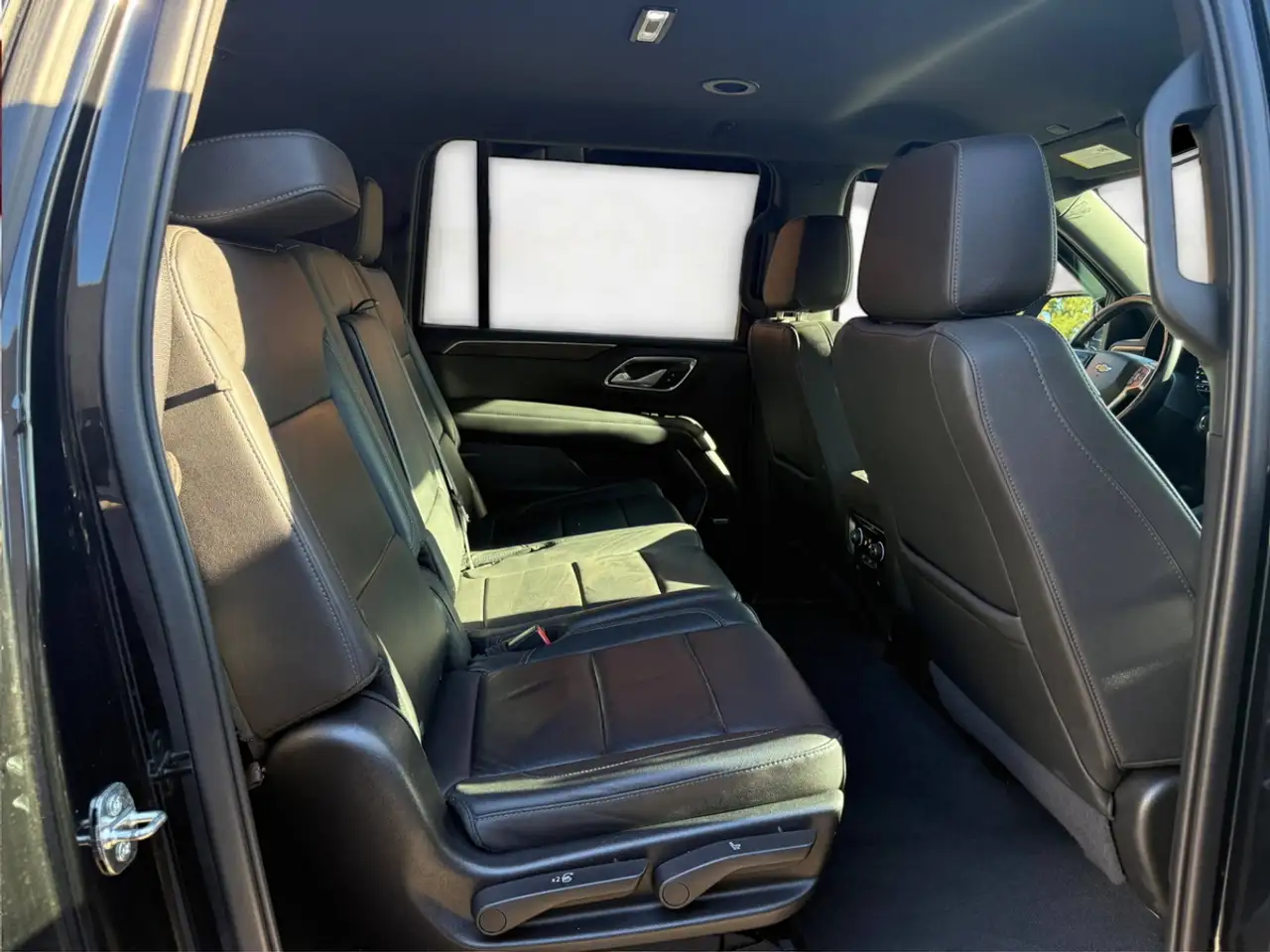 Chevrolet Suburban снимка Chevrolet Suburban