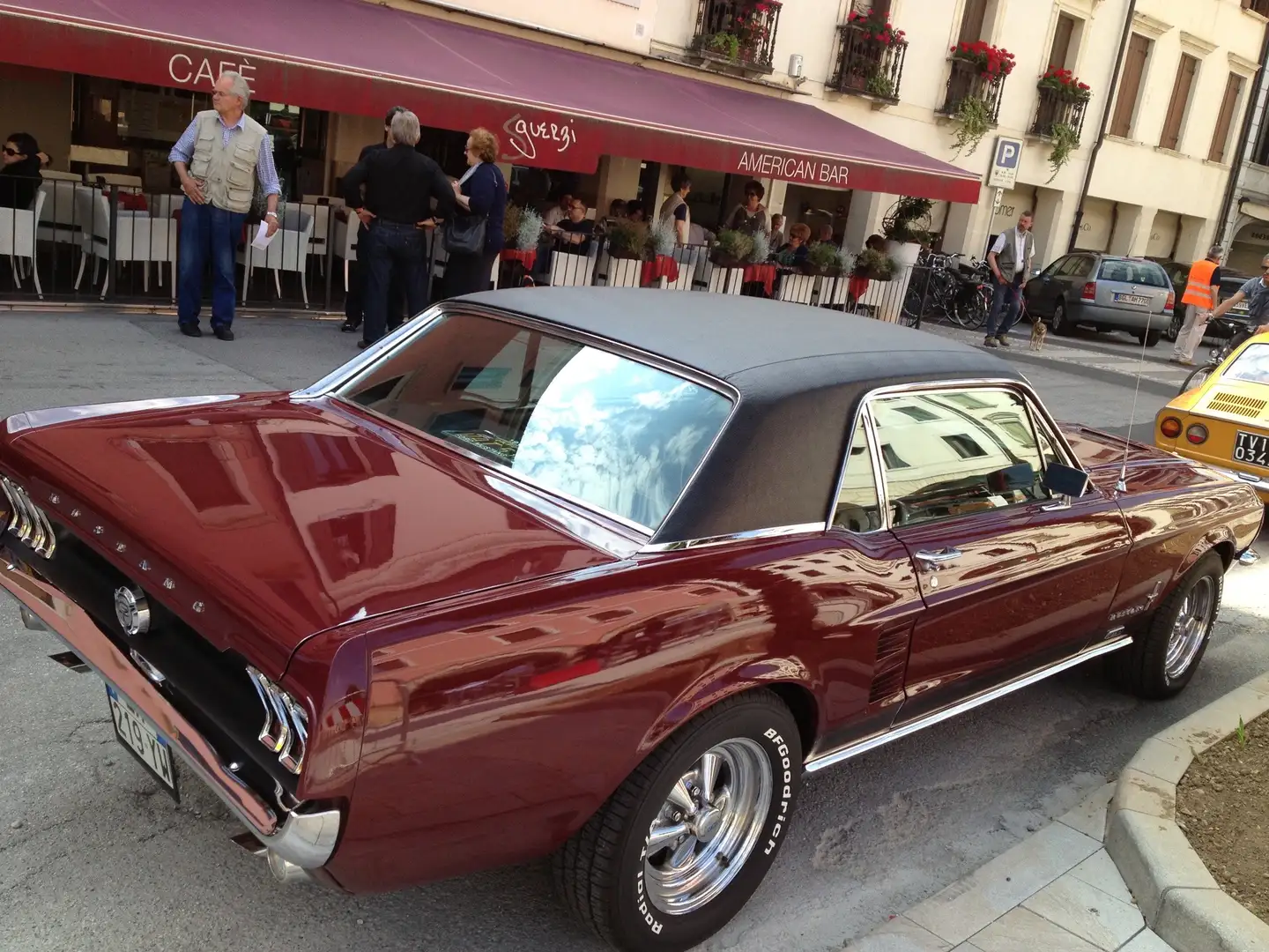 Ford Mustang GTA - 2