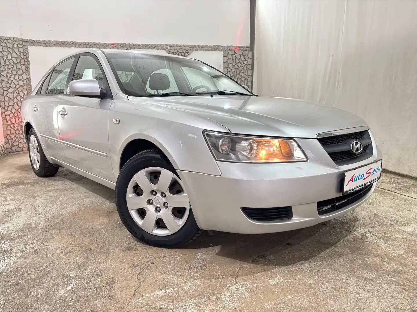 Hyundai SONATA 2,0 KLIMA 2 HAND TÜV  NEU SERIVCE NEU Серебристый - 1