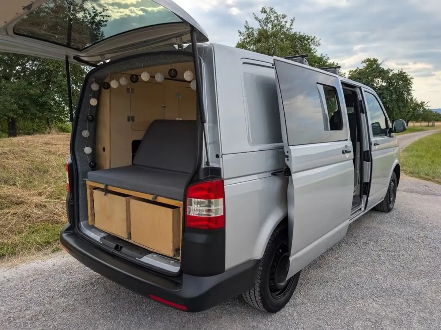 Volkswagen T5 Multivan Camper Silber - 1