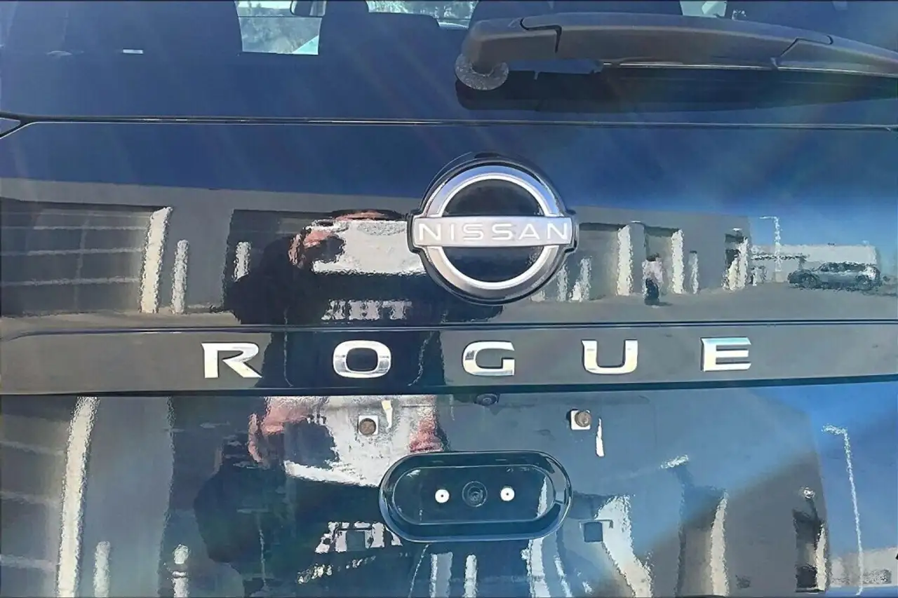 Nissan Rogue снимка Nissan Rogue