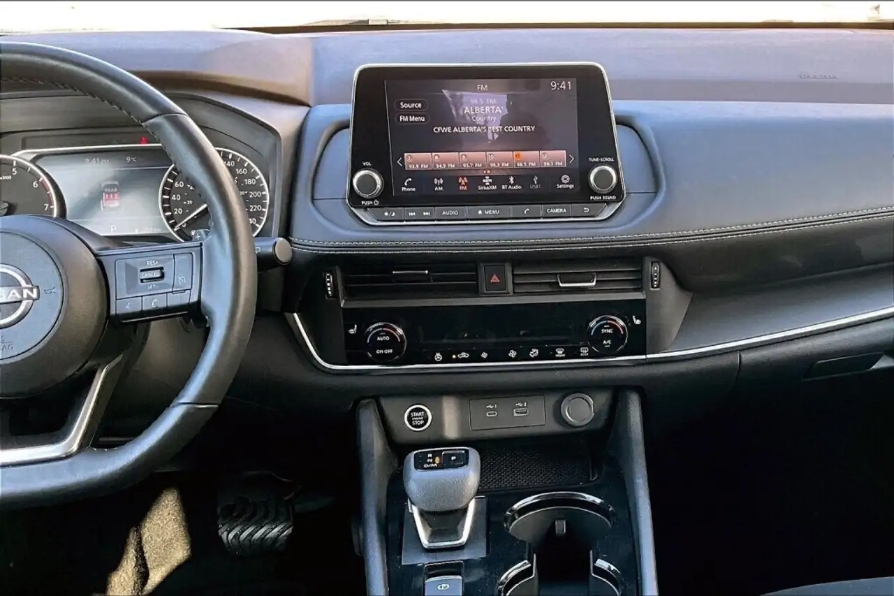 Nissan Rogue снимка Nissan Rogue