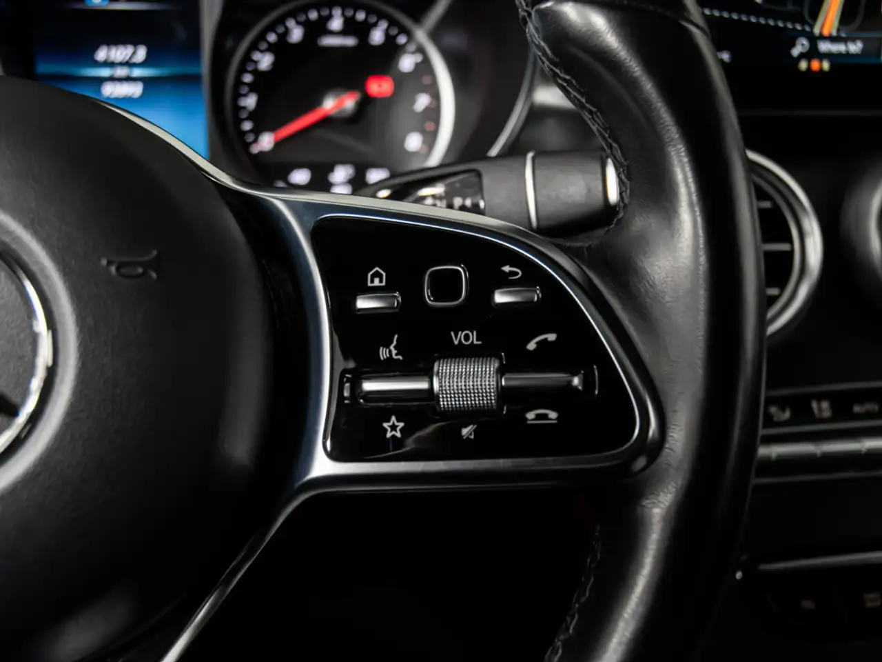 Mercedes-Benz GLC снимка Mercedes-Benz GLC