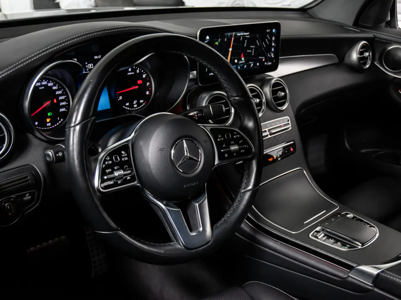 Mercedes-Benz GLC снимка Mercedes-Benz GLC