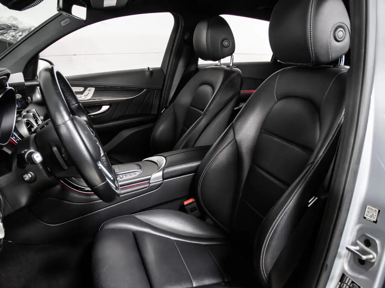 Mercedes-Benz GLC снимка Mercedes-Benz GLC