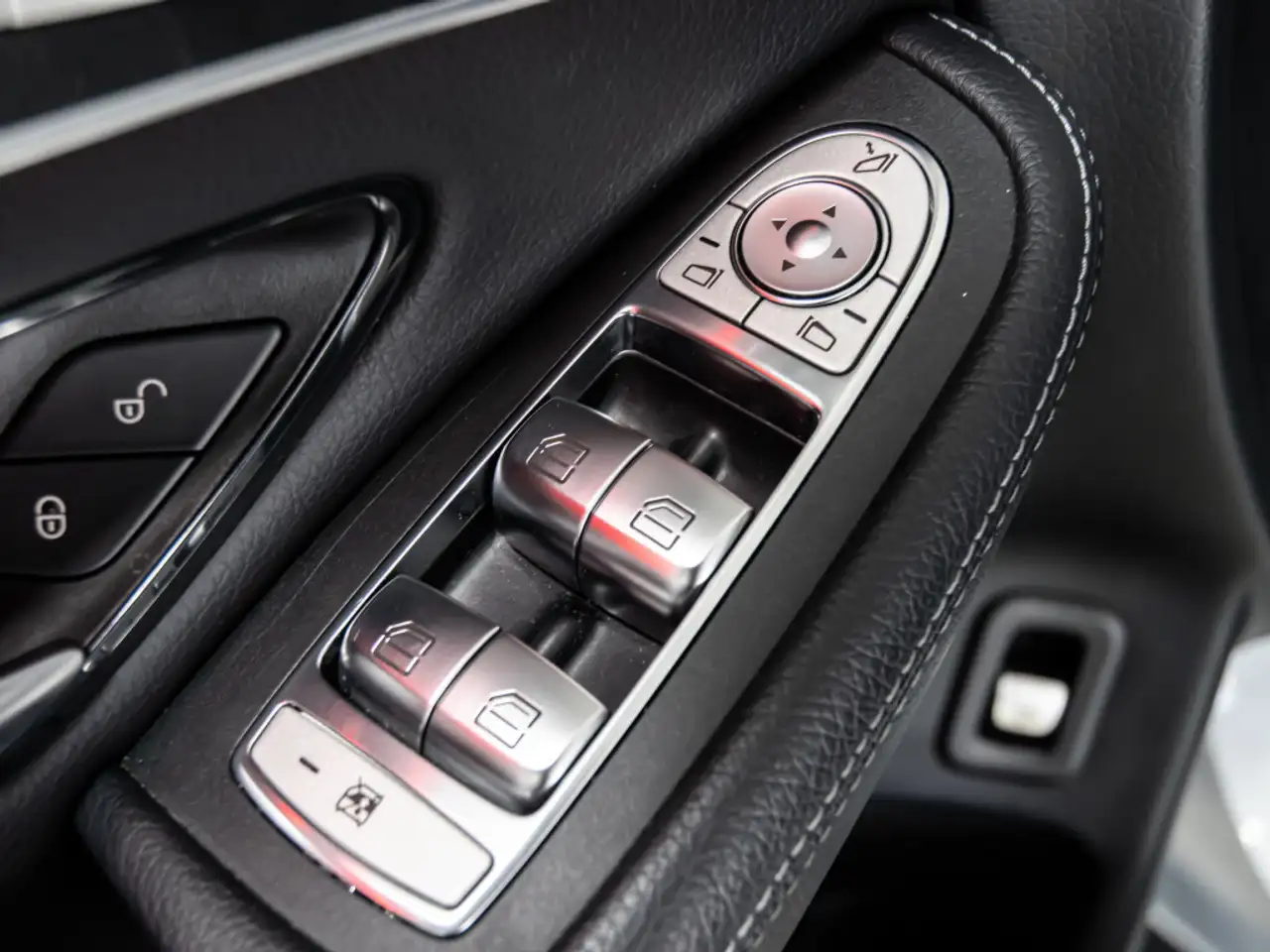 Mercedes-Benz GLC снимка Mercedes-Benz GLC