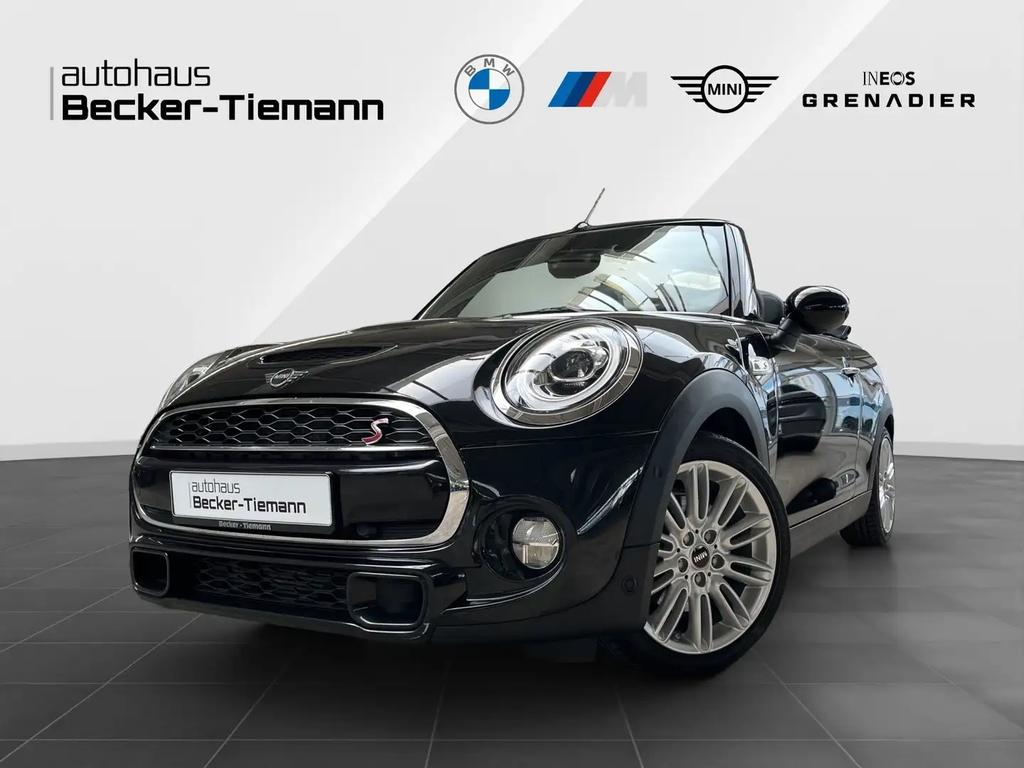 MINI Cooper S Cabrio Cooper S Cabrio Navigation Plus/ Car Play/ Excitem Zwart - 1