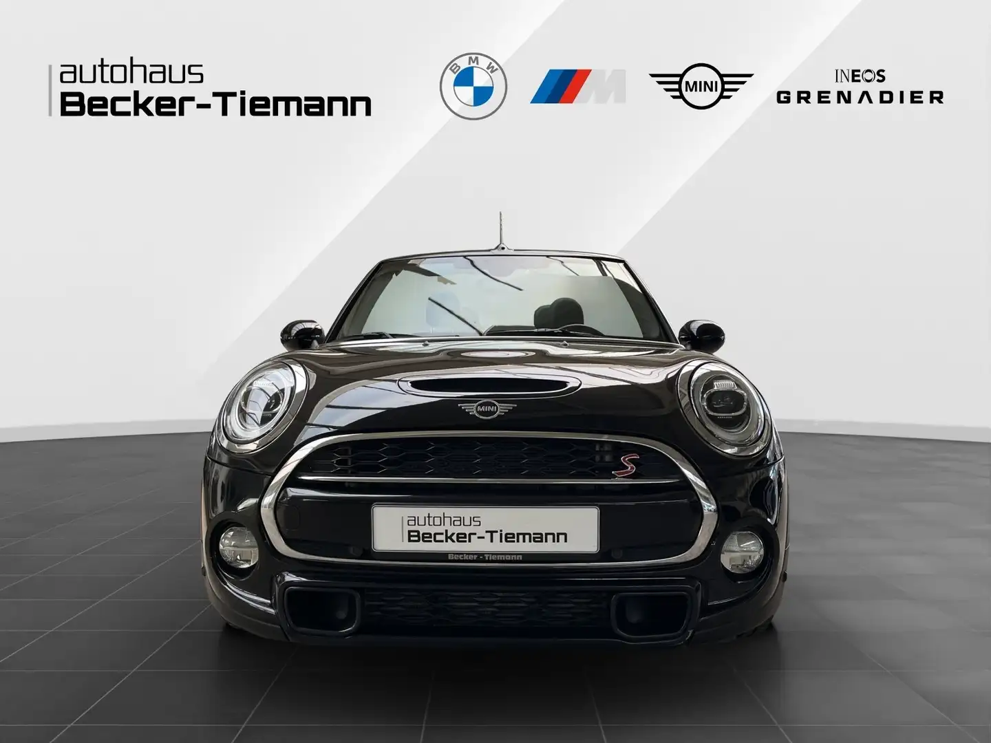 MINI Cooper S Cabrio Cooper S Cabrio Navigation Plus/ Car Play/ Excitem Zwart - 2