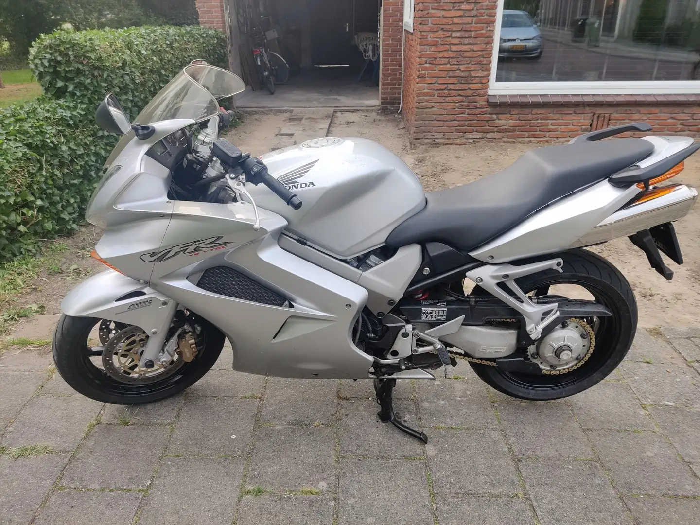 Honda VFR 800 FI ABS Srebrny - 2
