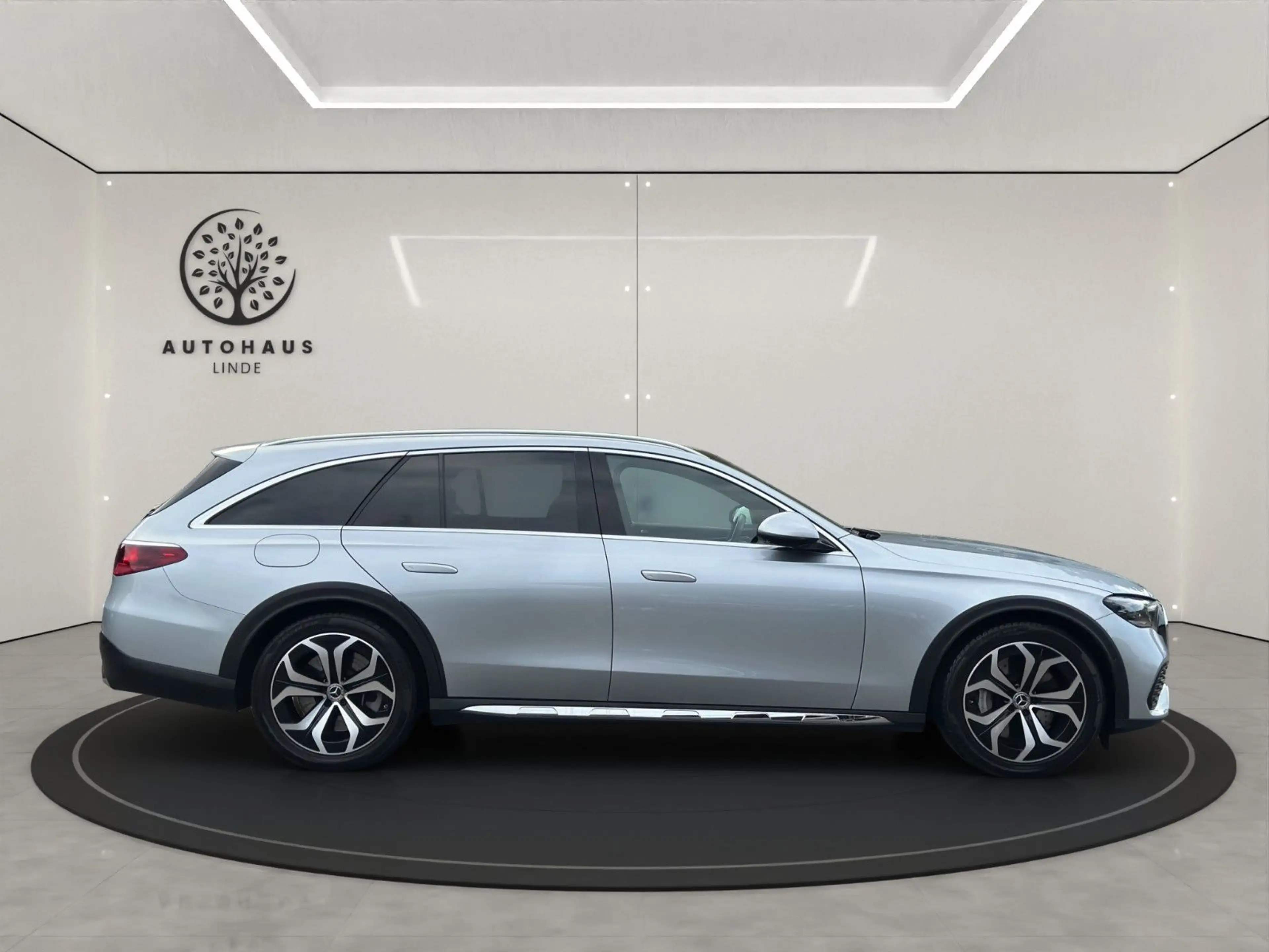 Mercedes-Benz E 450 E T-Modell d All-Terrain 4Matic Avantgarde — photo 6