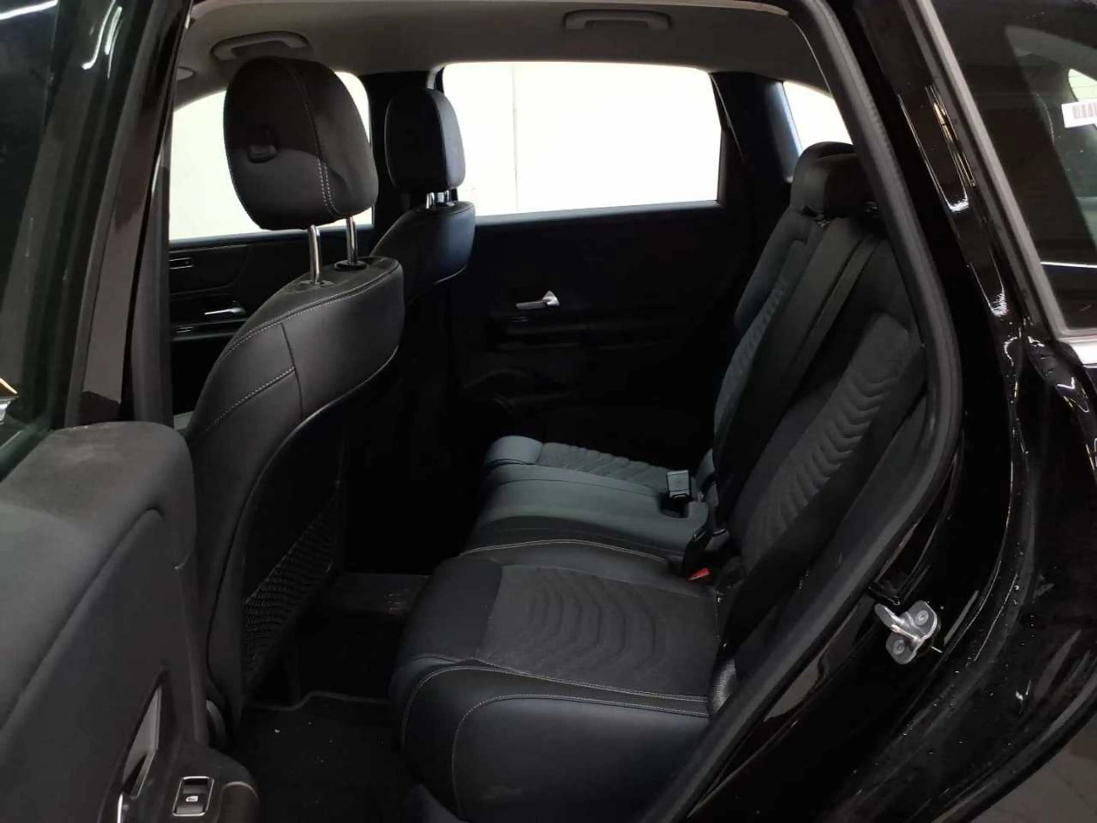 Mercedes-Benz B 180 B 180 7G-DCT Entry AdvancedP KAM — photo 13