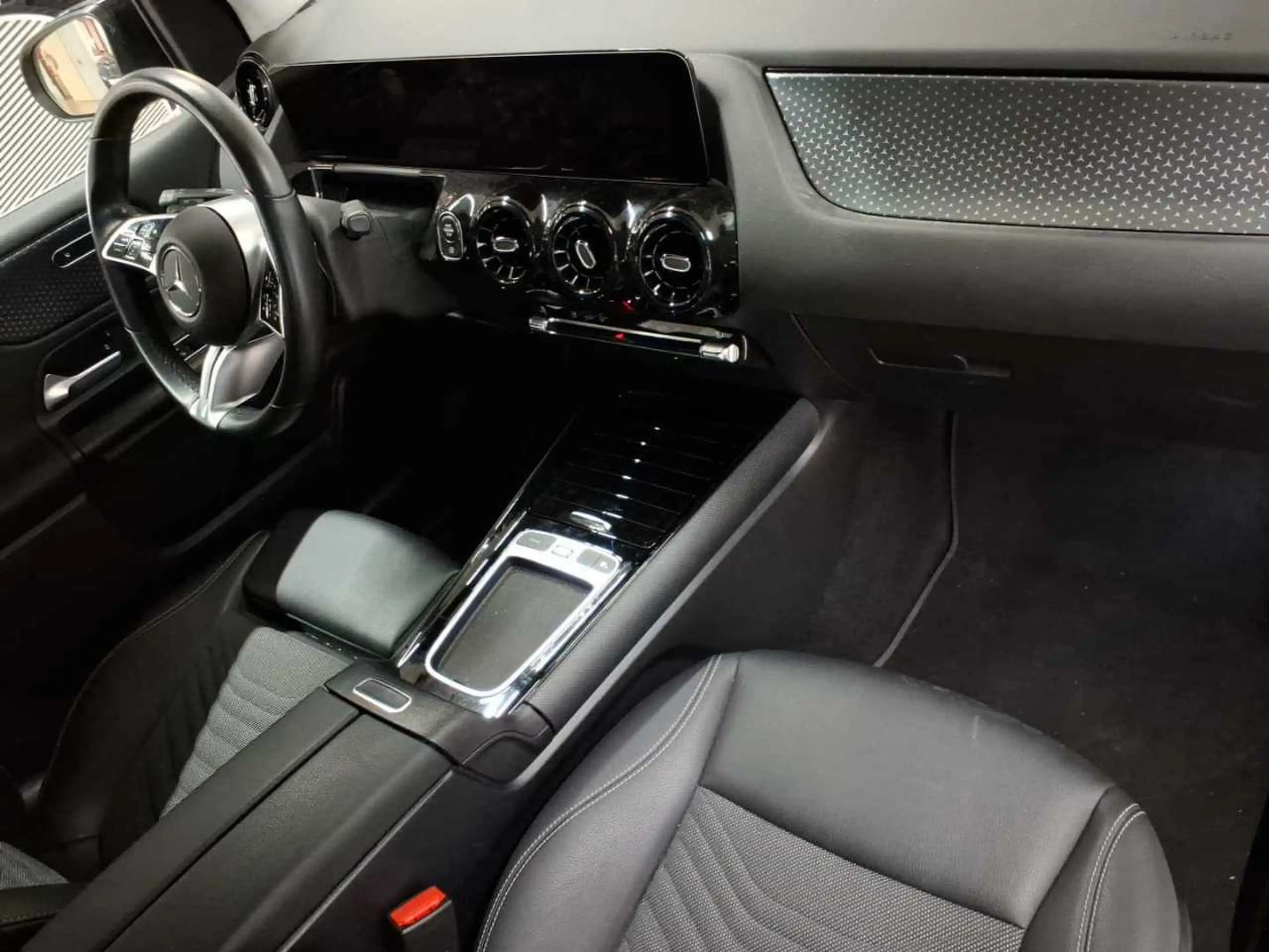 Mercedes-Benz B 180 B 180 7G-DCT Entry AdvancedP KAM — photo 9