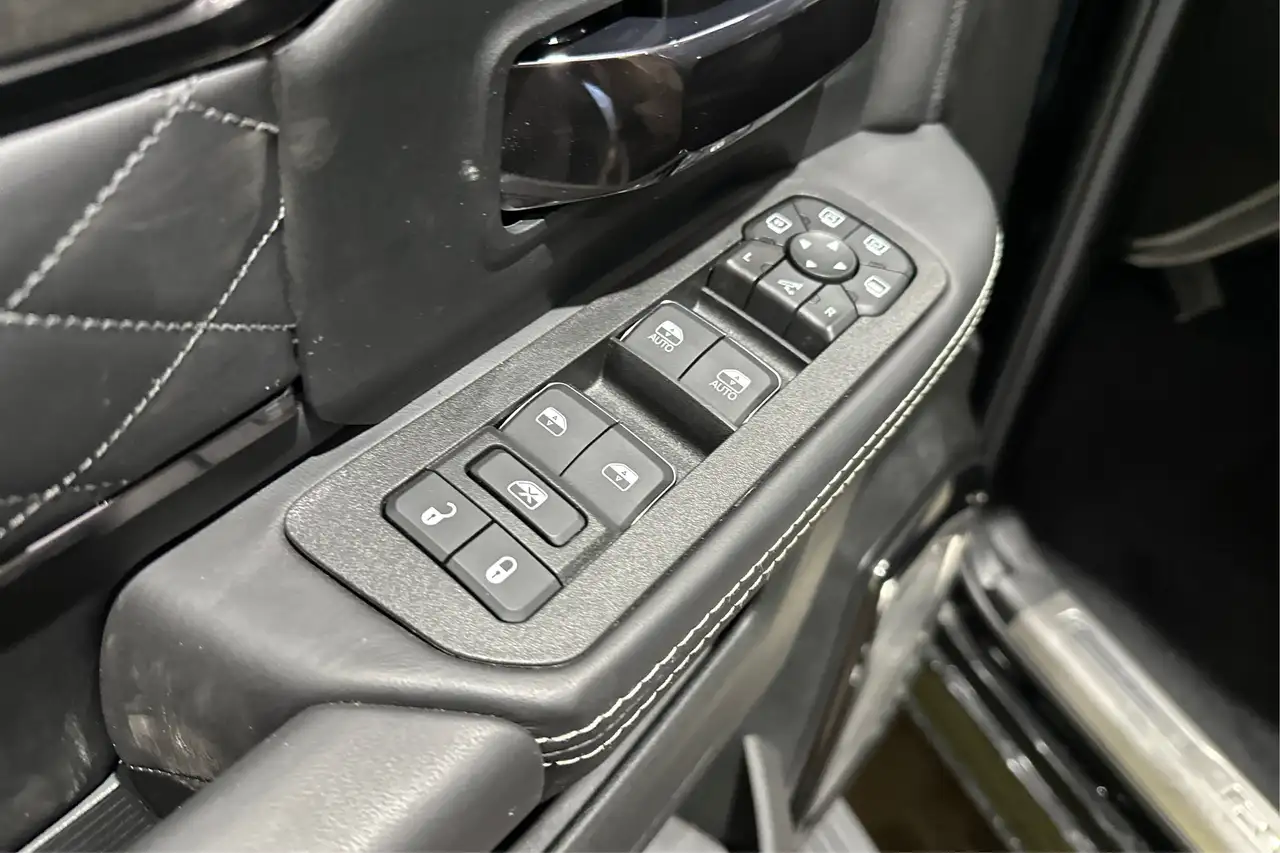 RAM 2500 снимка RAM 2500