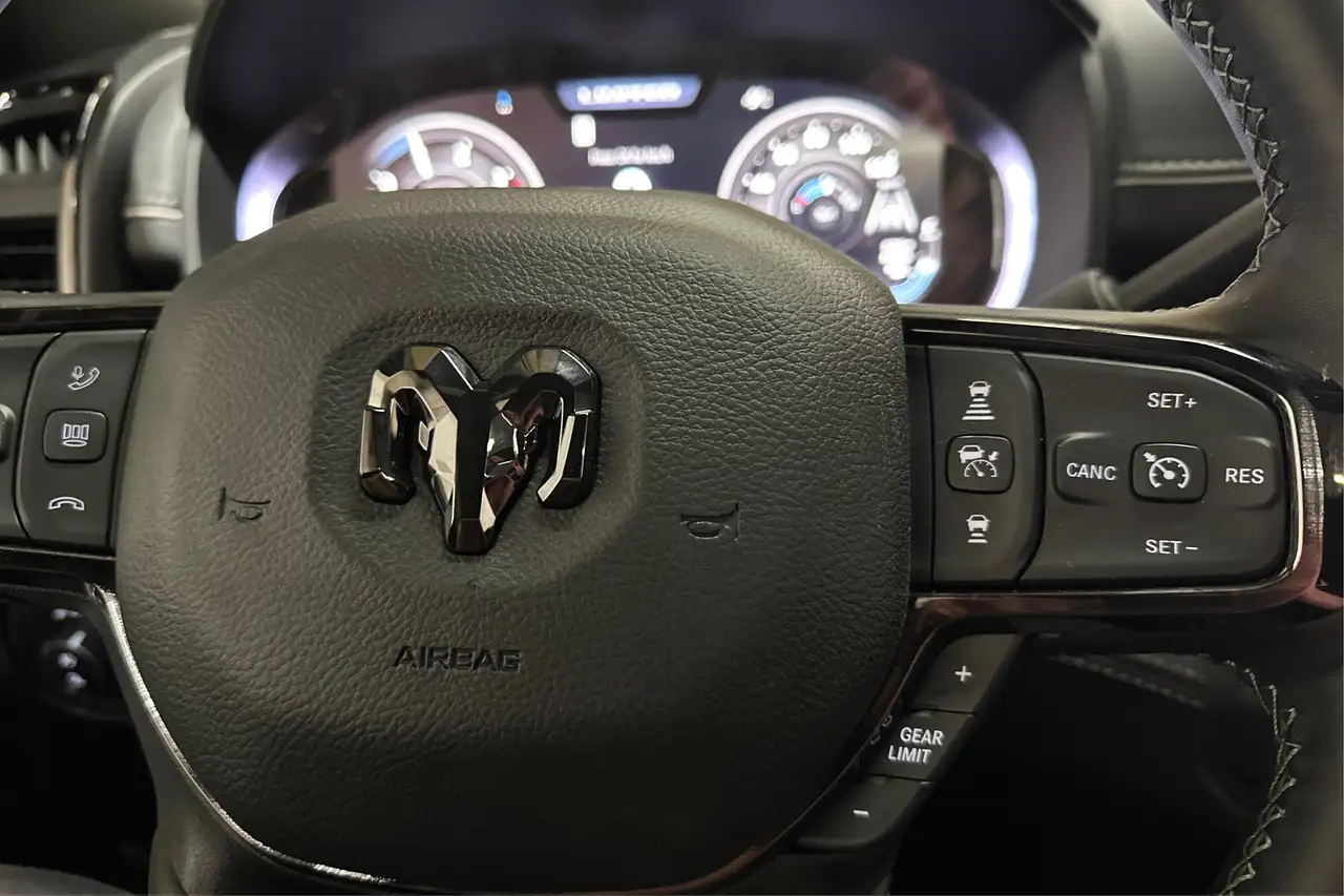 RAM 2500 снимка RAM 2500