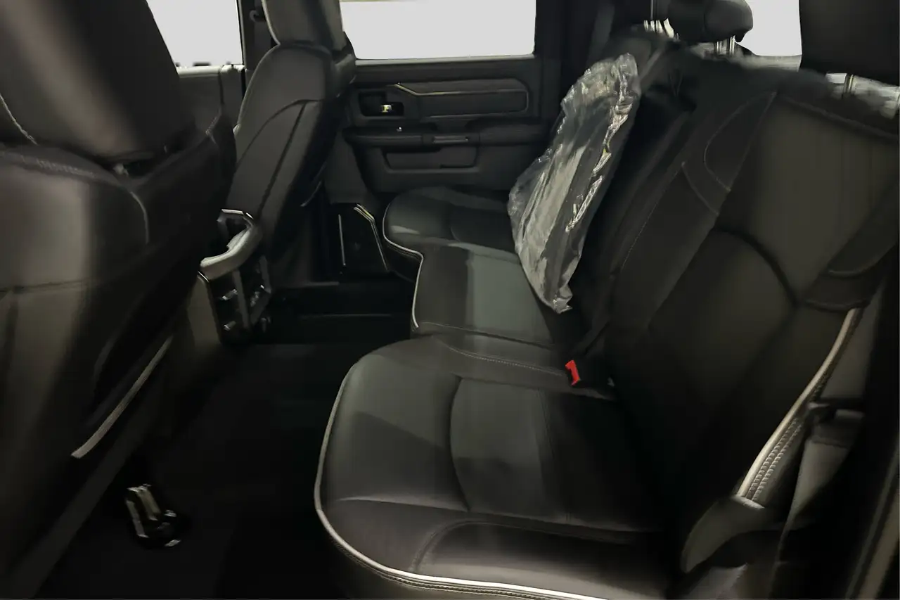 RAM 2500 снимка RAM 2500