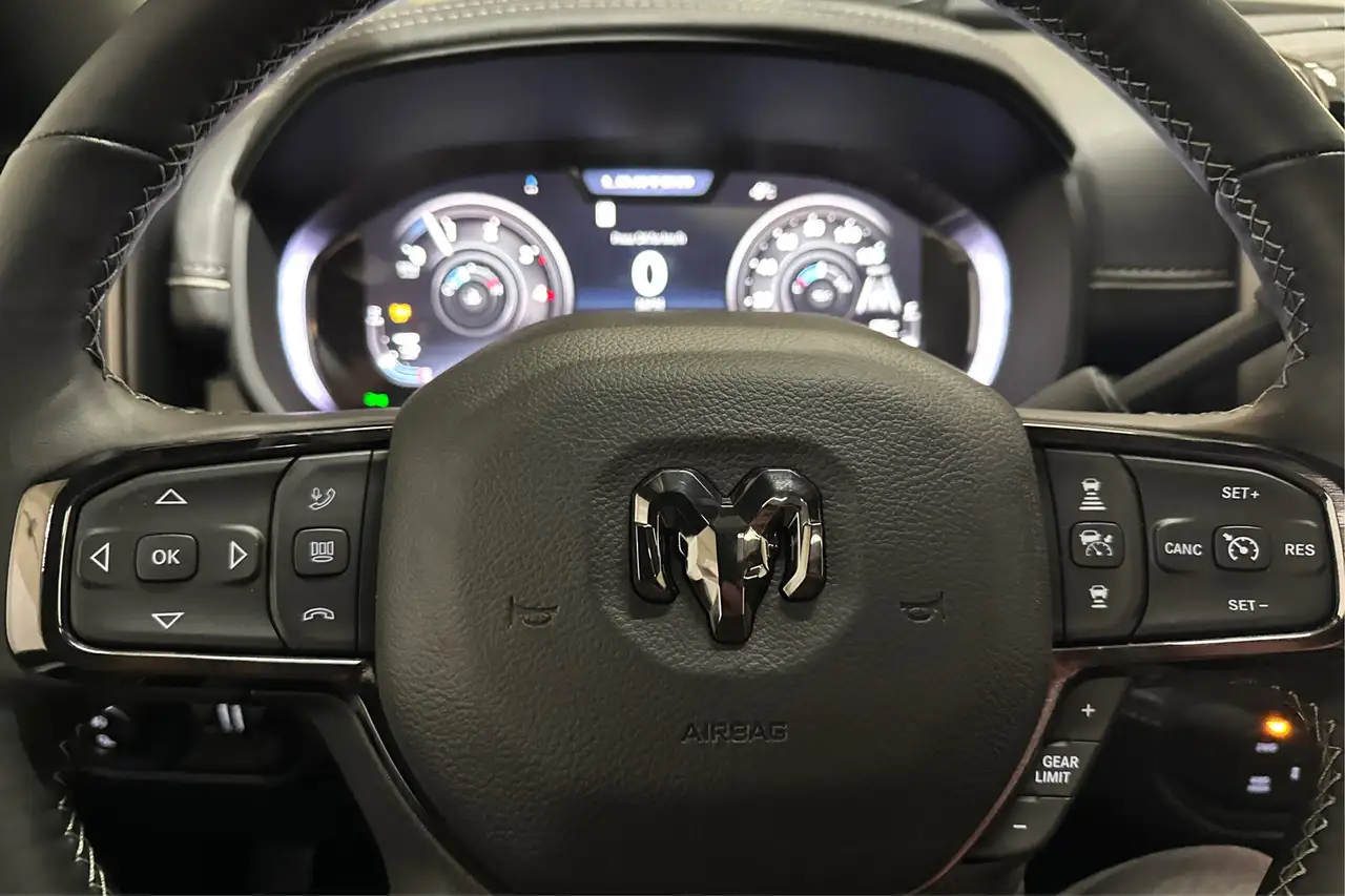 RAM 2500 снимка RAM 2500