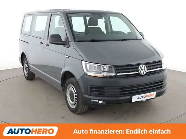 Volkswagen Transporter view 8