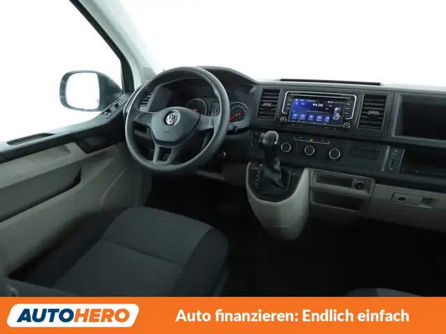 Volkswagen Transporter view 13