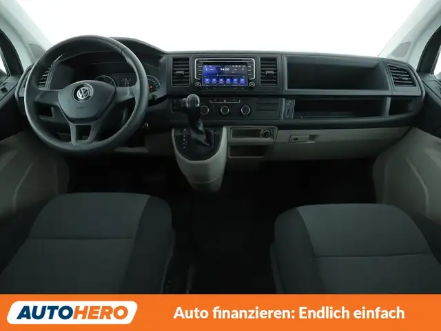 Volkswagen Transporter view 12