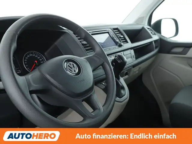 Volkswagen Transporter view 11
