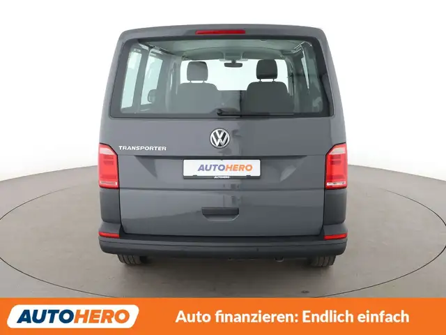 Volkswagen Transporter view 5