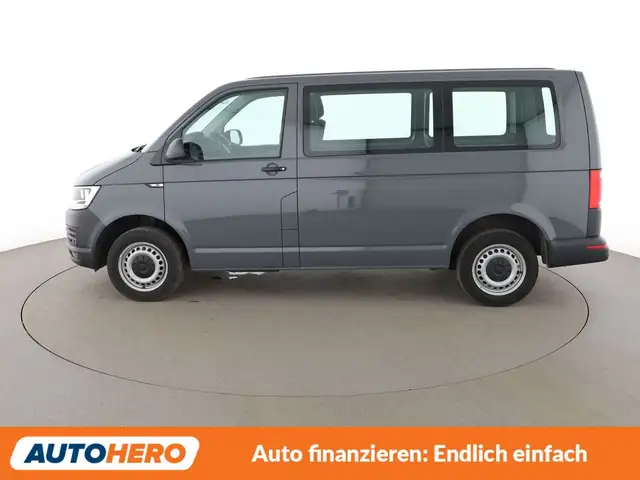 Volkswagen Transporter view 3