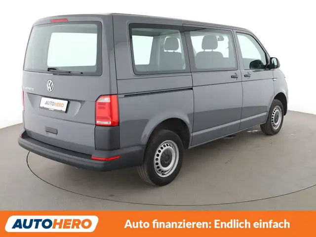 Volkswagen Transporter view 6