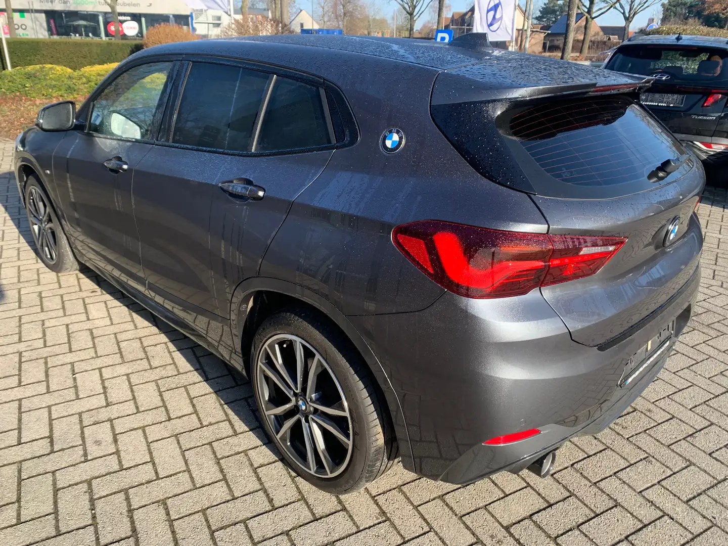 BMW X2 X2 sDrive18d M-Pack **NIEUWSTAAT + GARANTIE** Grau - 2