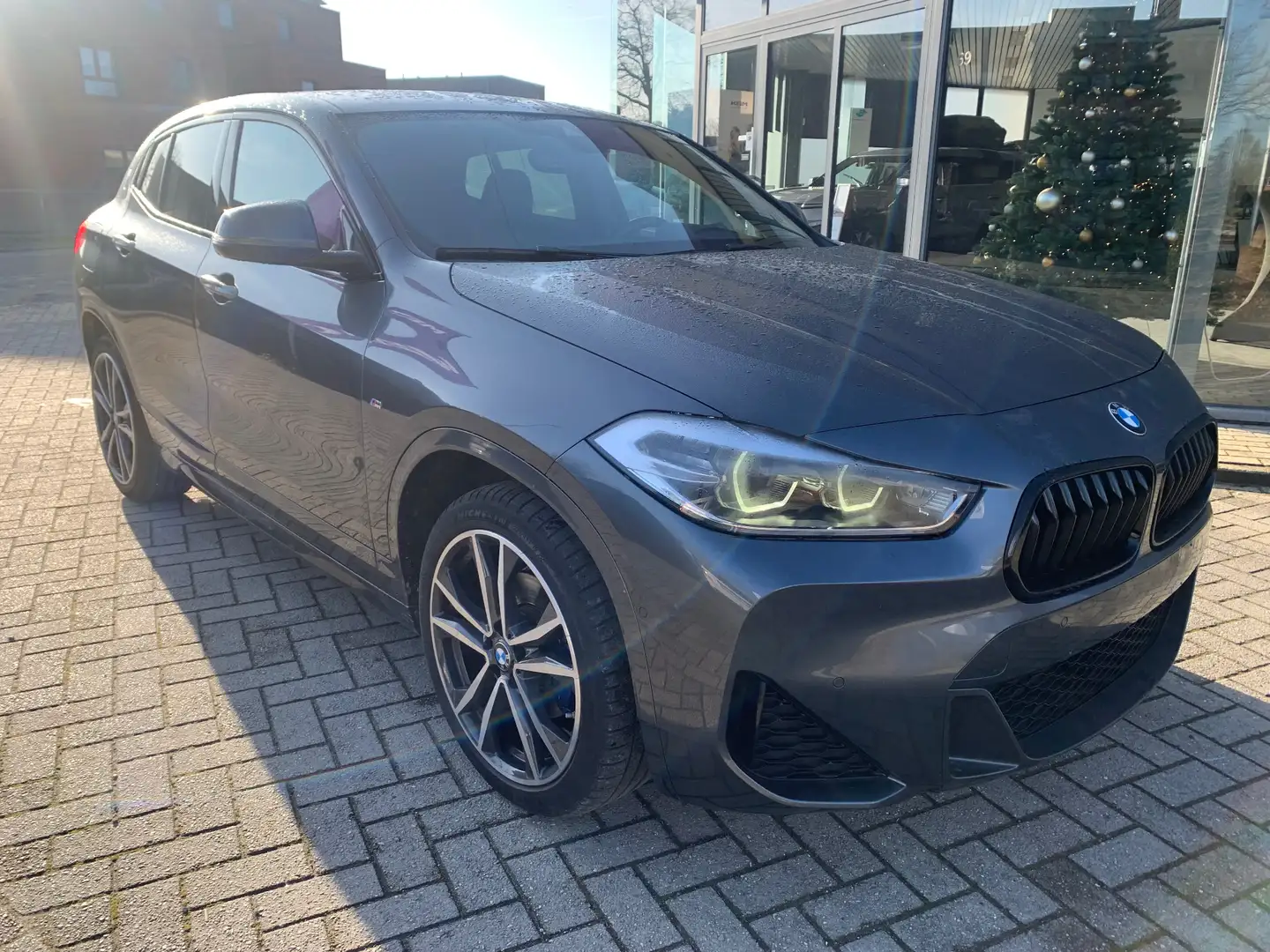 BMW X2 X2 sDrive18d M-Pack **NIEUWSTAAT + GARANTIE** Grau - 1