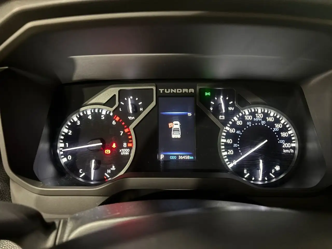 Toyota Tundra снимка Toyota Tundra