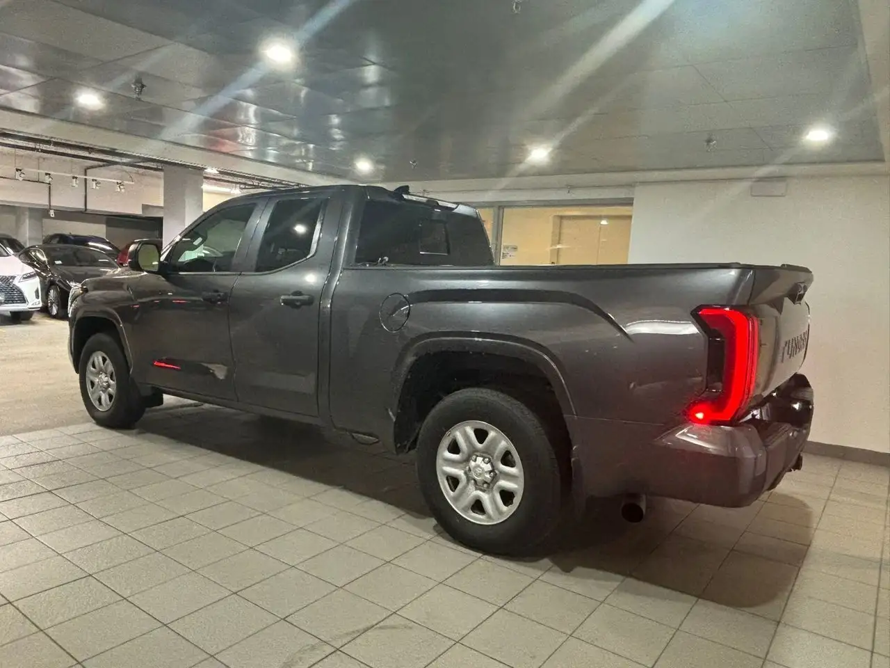 Toyota Tundra снимка Toyota Tundra