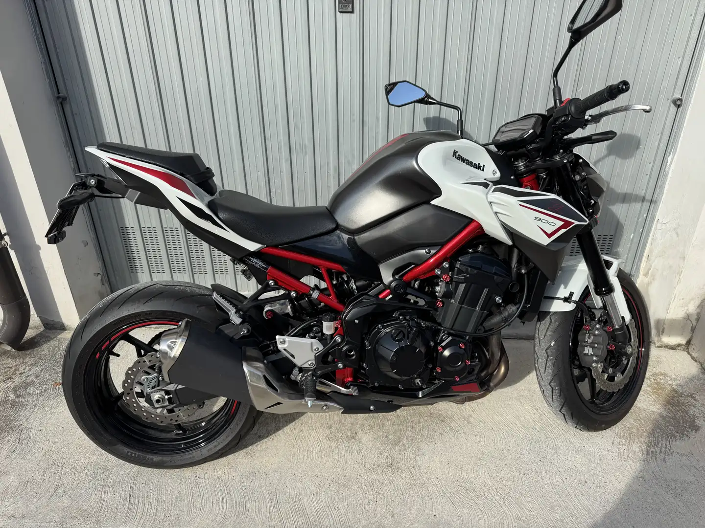 Kawasaki Z 900 Alb - 1