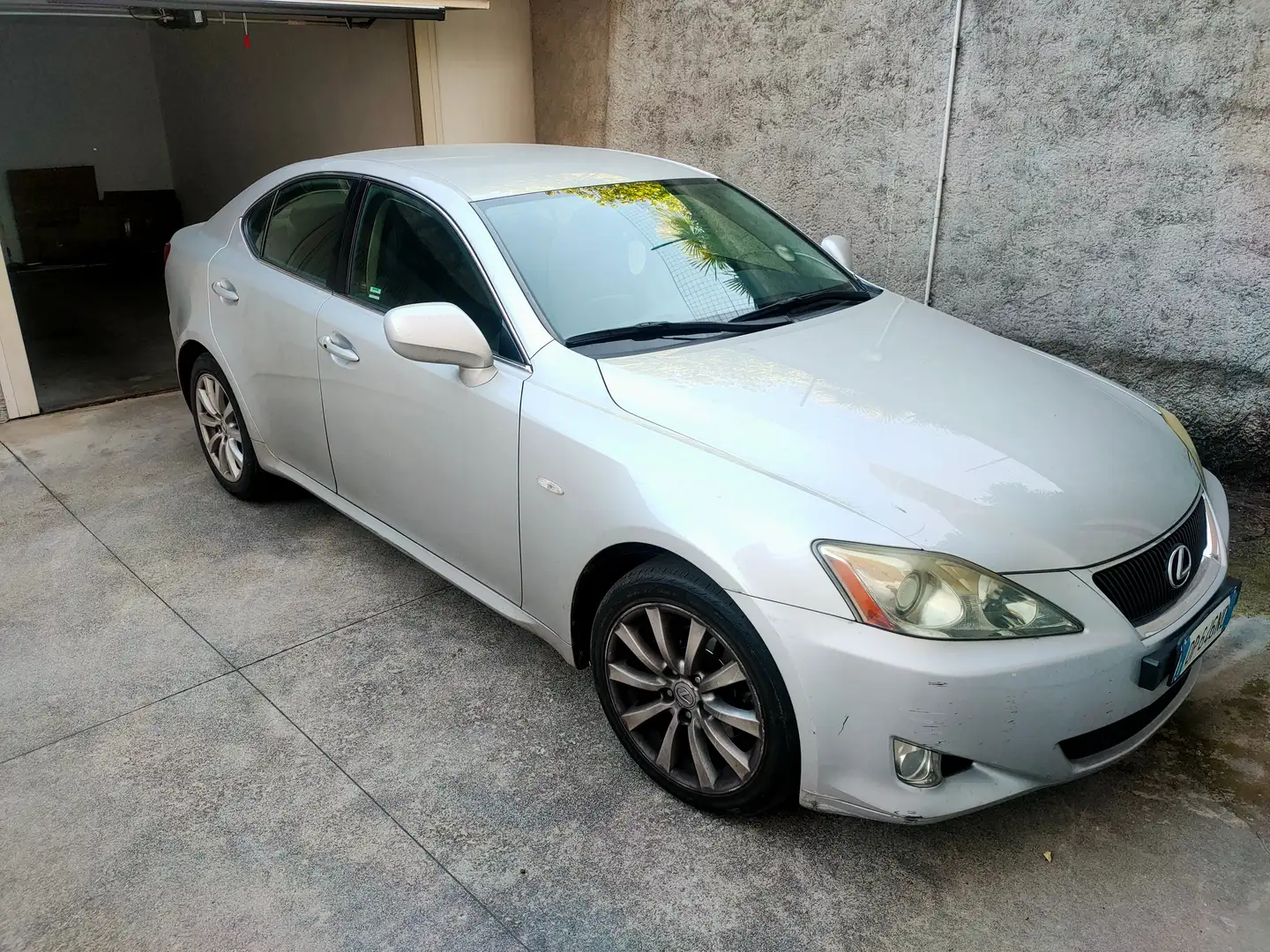 Lexus IS 220d IS II 2005 Berlina 2.2 Executive Сірий - 1