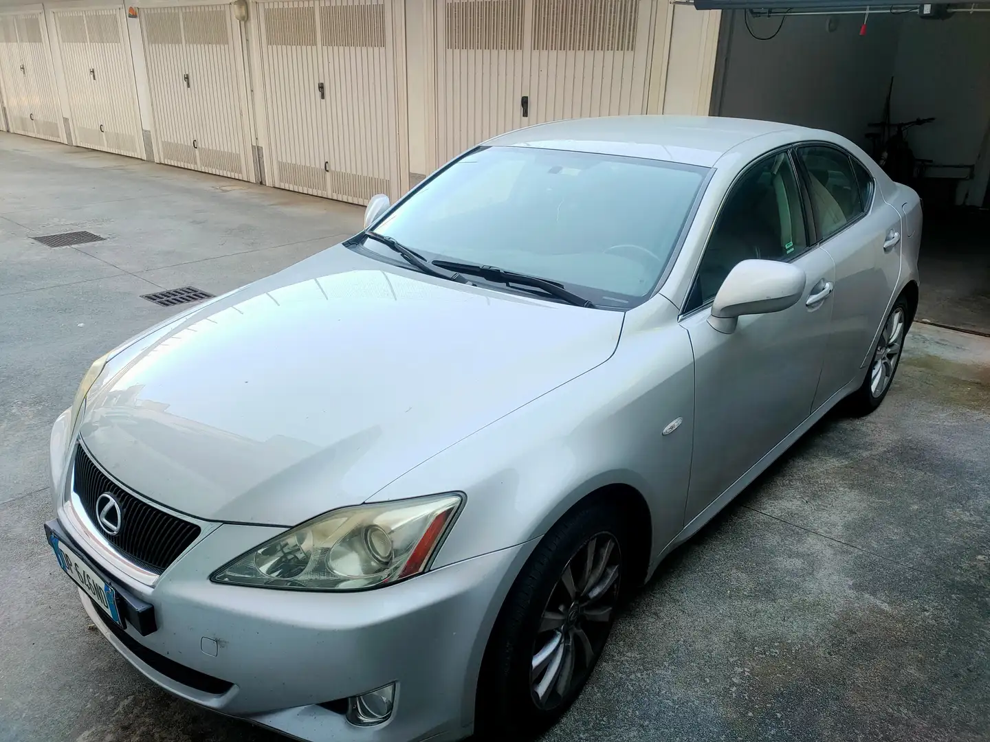 Lexus IS 220d IS II 2005 Berlina 2.2 Executive Сірий - 2