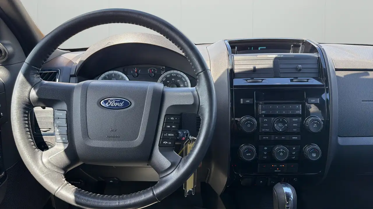 Ford Escape снимка Ford Escape