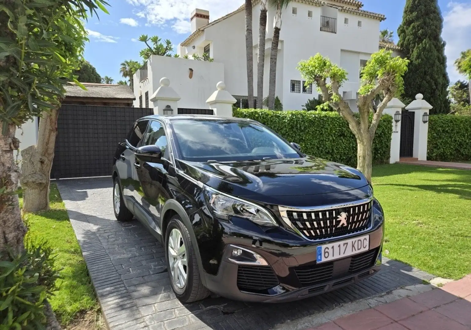 Peugeot 3008 1.6 BlueHDi Style EAT6 120 Negro - 1