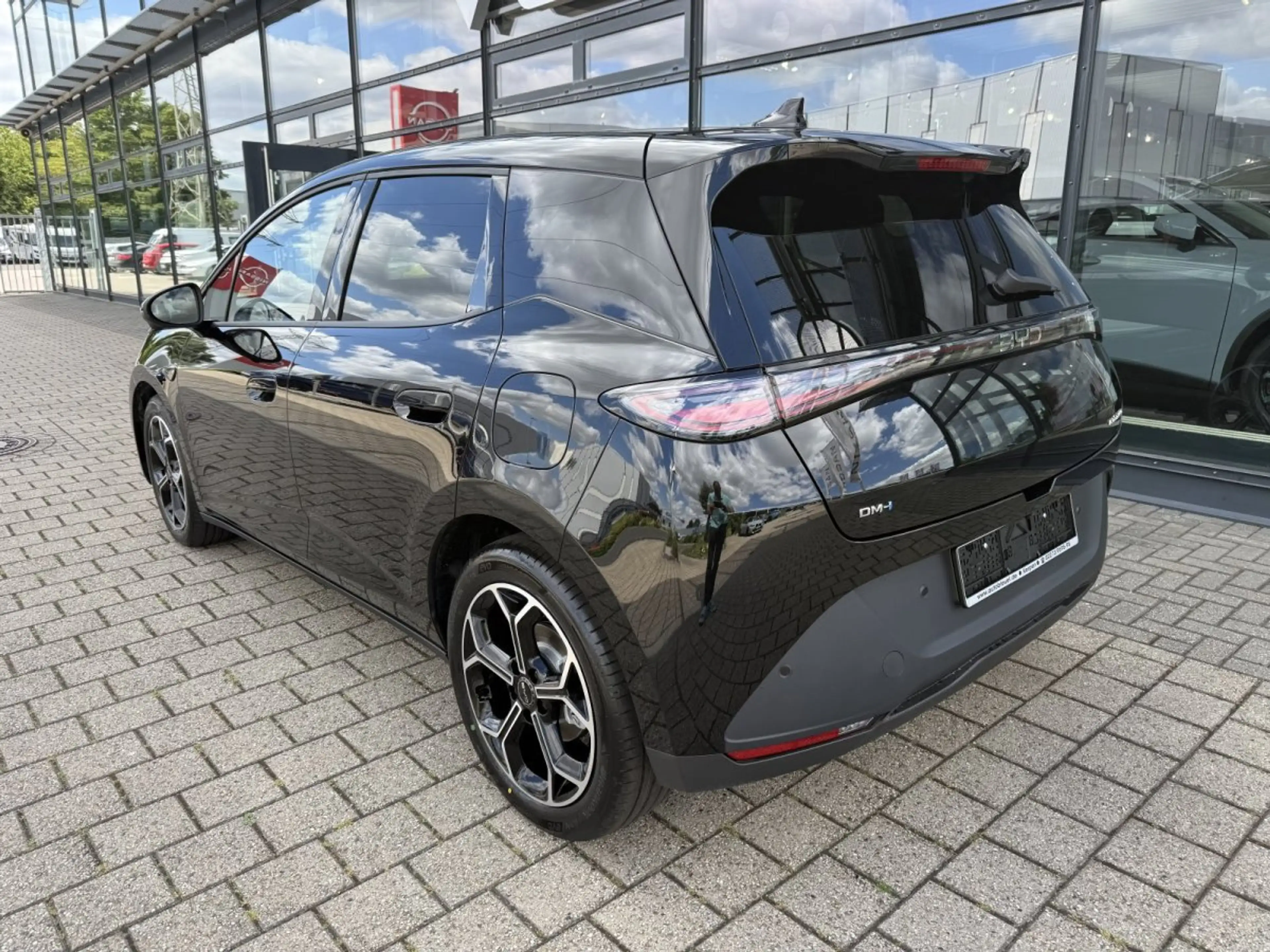 BYD Dolphin G DM-i Comfort*18,3 kWh *Glasdach*Head-Up*360Grad — photo 3