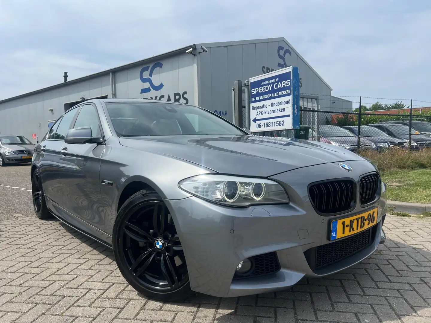 BMW 520 5-serie 520i M-Pakket Leer Navi Virtual Camera N.A Grijs - 1