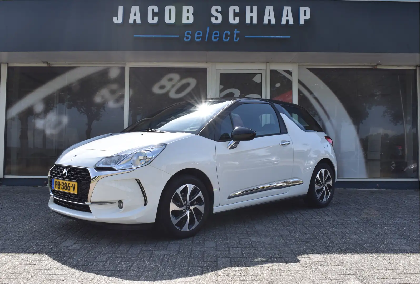 DS Automobiles DS 3 1.2 PureTech So Chic / Airco / Cruise control / 16 Wit - 1