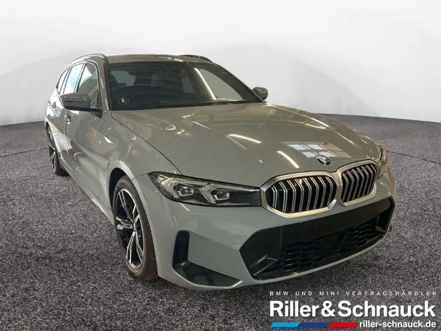 BMW 330 i Touring xDrive M Sport AHK+KAM+ACC+LED+S Grau - 2