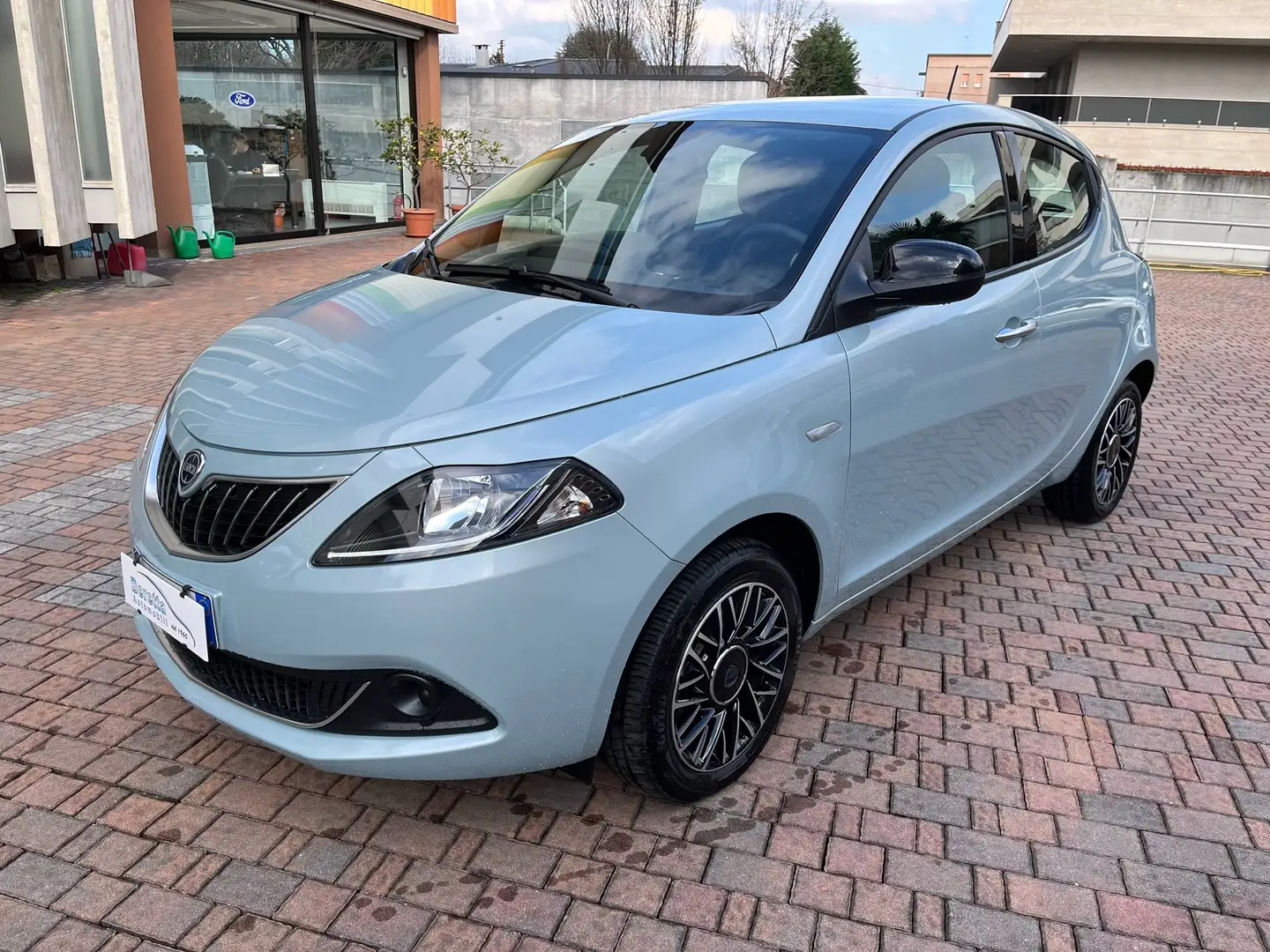 Lancia Ypsilon 1.0 firefly hybrid Platino 70cv Grün - 1