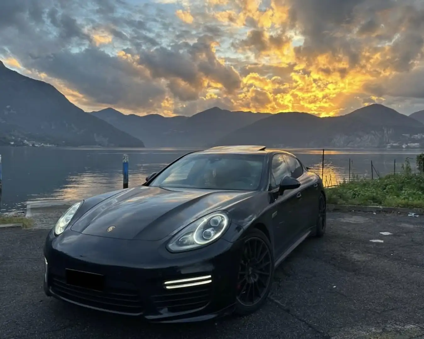 Porsche Panamera 4.8 TURBO - 1