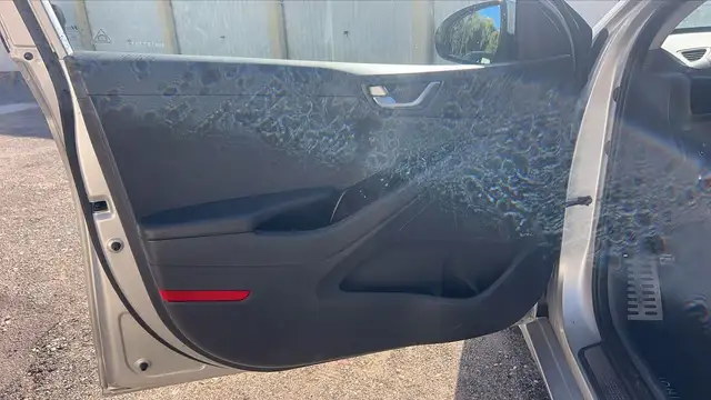 Hyundai Ioniq view 7