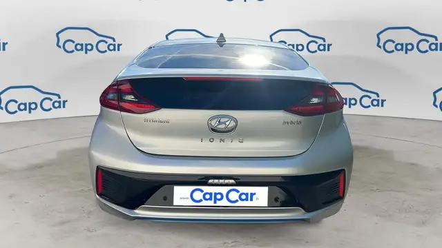 Hyundai Ioniq view 3