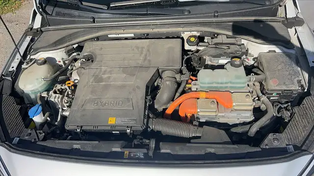 Hyundai Ioniq view 15