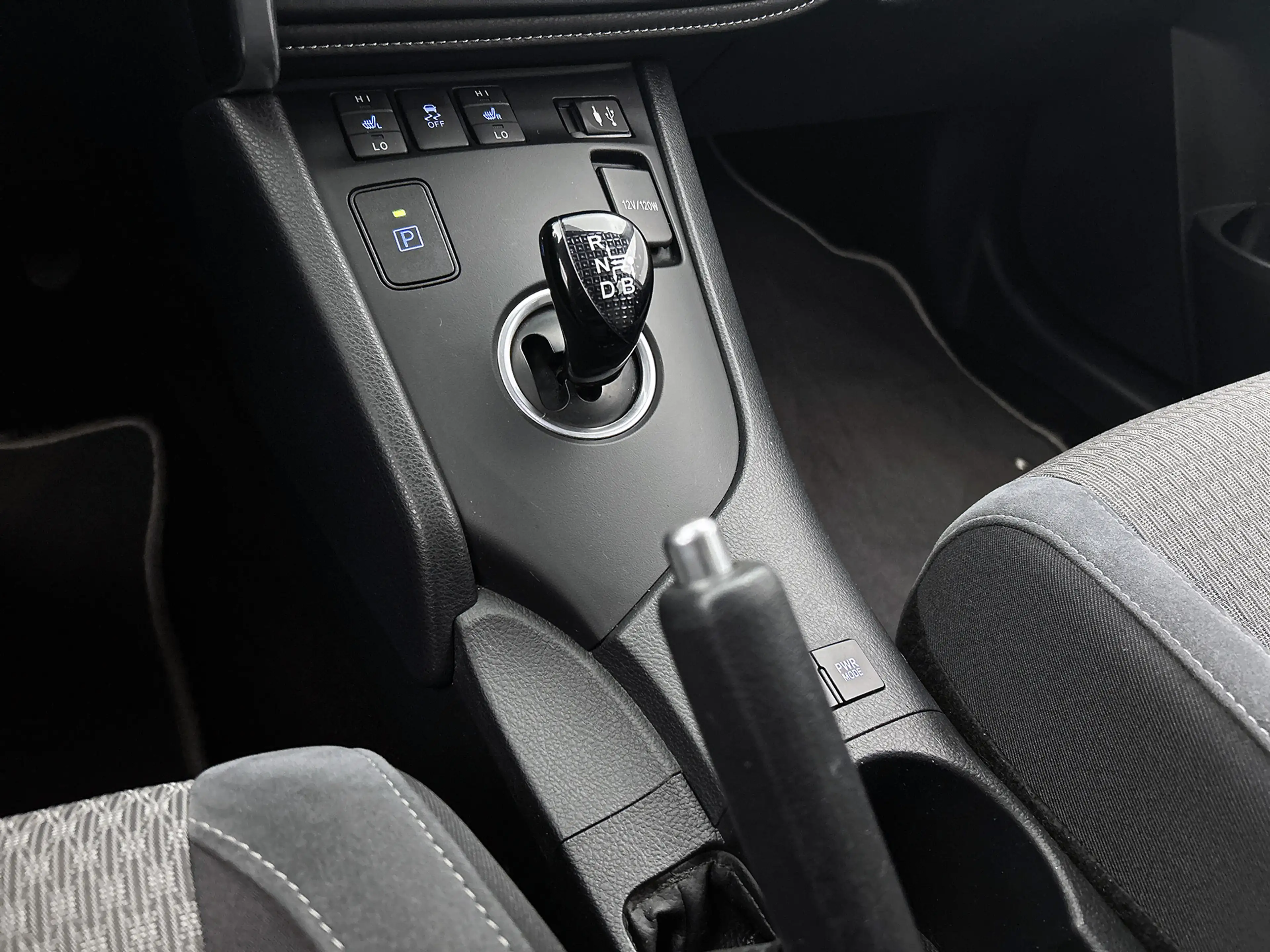 Toyota Auris Touring Sports 1.8 Hybrid Dynamic Ultimate | Stoel — photo 14