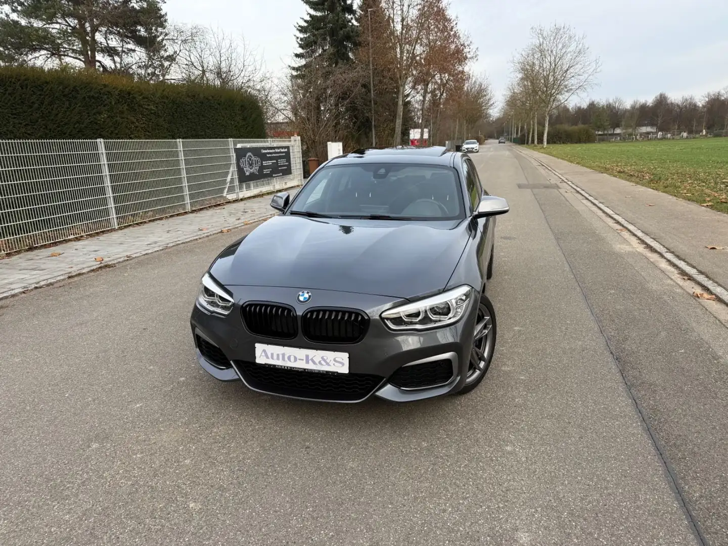 BMW 140 M140 i xDrive Adap.LED,GSHD,Navi Prof,SHZ,1.Hand Gris - 2